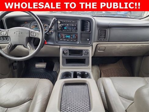 Used 2004 Chevrolet Suburban LT w/ Preferred Equipment Group image 22