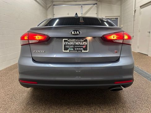 Used 2018 Kia Forte S FWD image 3