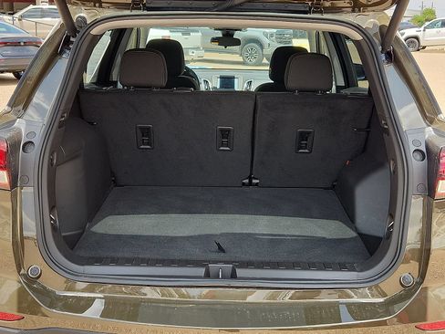 Used 2024 Chevrolet Equinox LT w/ LPO, Floor Liner Package FWD image 9