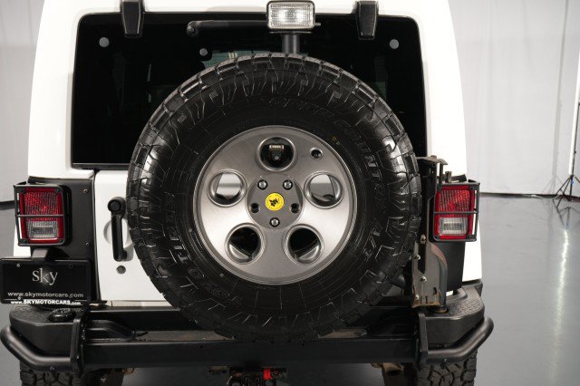 Used 2014 Jeep Wrangler Unlimited Rubicon w/ Connectivity Group AWD/4WD image 16