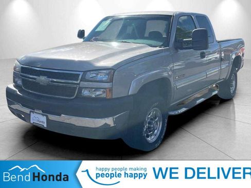 Used 2007 Chevrolet Silverado 2500 LT w/ Skid Plate Package AWD/4WD image 1