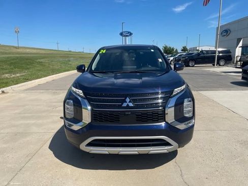 Used 2024 Mitsubishi Outlander SE Black Edition AWD/4WD image 9