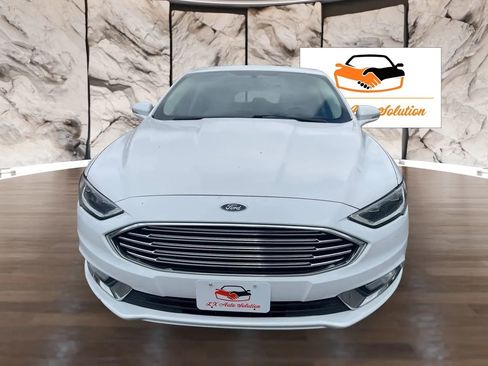 Used 2017 Ford Fusion SE w/ Fusion SE Technology Package FWD image 15
