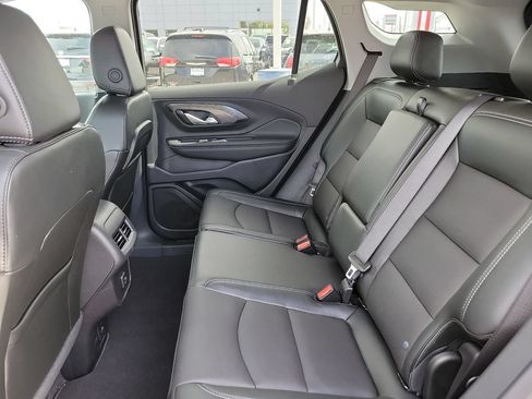 New 2024 GMC Terrain SLT w/ Infotainment Package II AWD/4WD image 19