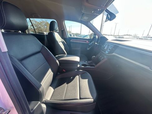 Used 2022 Volkswagen Atlas SE image 33