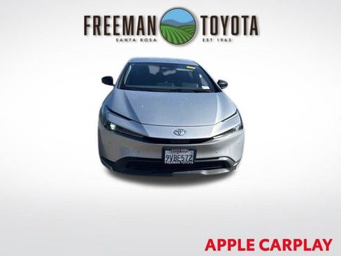 Used 2024 Toyota Prius LE FWD image 3