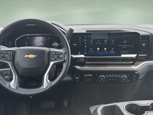 Used 2025 Chevrolet Silverado 1500 LT w/ Safety Package AWD/4WD image 9