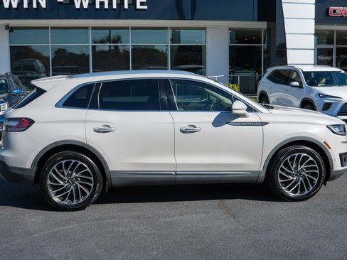 Used 2020 Lincoln Nautilus Reserve w/ Equipment Group 201A image 2