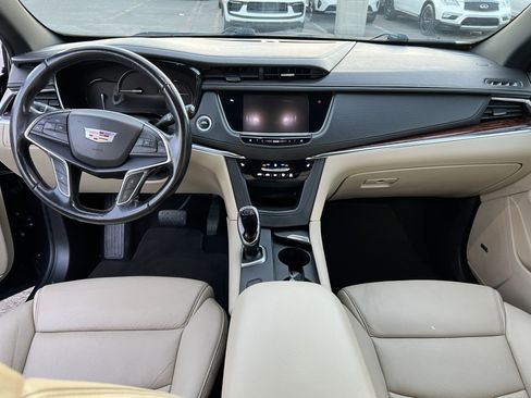 Used 2018 Cadillac XT5 Luxury image 17
