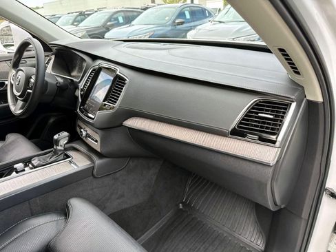 Used 2022 Volvo XC90 T6 Inscription w/ Climate Package image 9