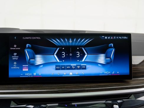 Used 2025 BMW X7 xDrive40i image 29