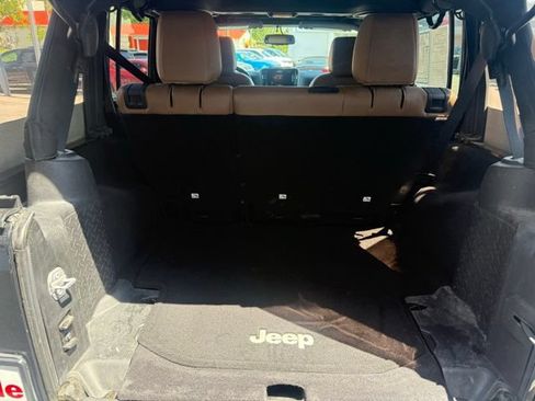 Used 2016 Jeep Wrangler Unlimited Sahara w/ Connectivity Group AWD/4WD image 18