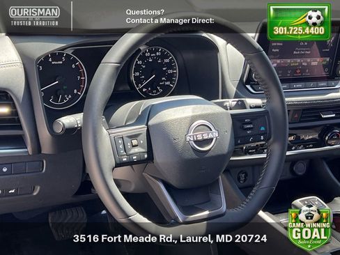 Used 2025 Nissan Rogue SV FWD image 9