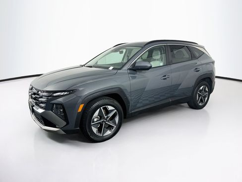 Used 2025 Hyundai Tucson SEL FWD image 3