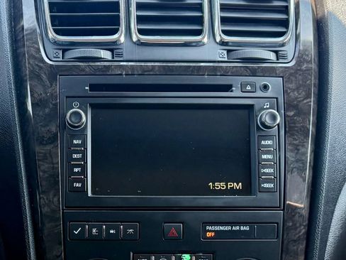 Used 2012 GMC Acadia Denali image 17