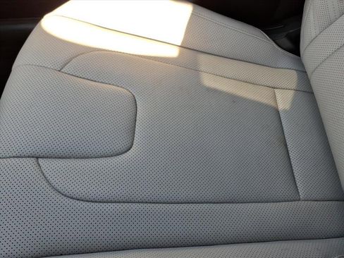 Used 2023 Hyundai Elantra Limited image 25