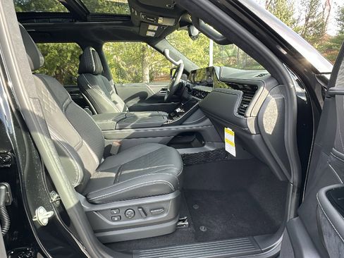 New 2026 INFINITI QX80 Autograph w/ Premium Cargo Package image 9