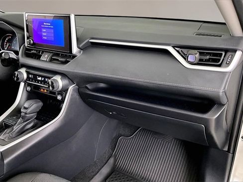 Used 2025 Toyota RAV4 XLE image 22