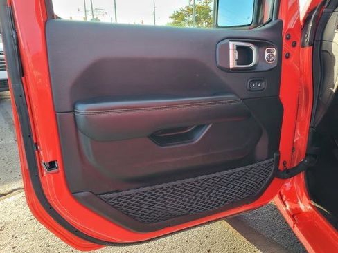 Used 2024 Jeep Wrangler Sahara image 6