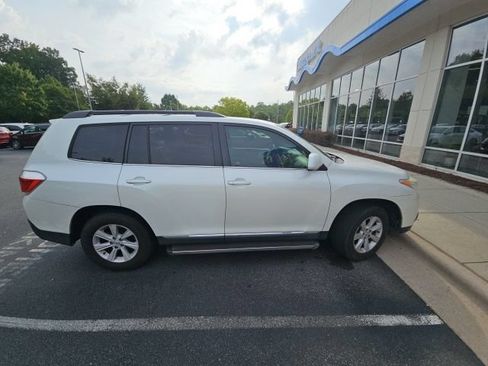 Used 2013 Toyota Highlander SE AWD/4WD image 9
