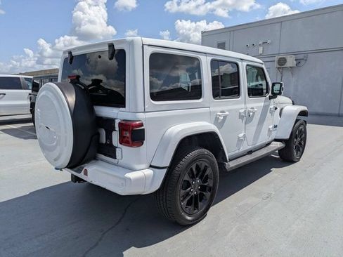 Used 2021 Jeep Wrangler Unlimited Sahara AWD/4WD image 3