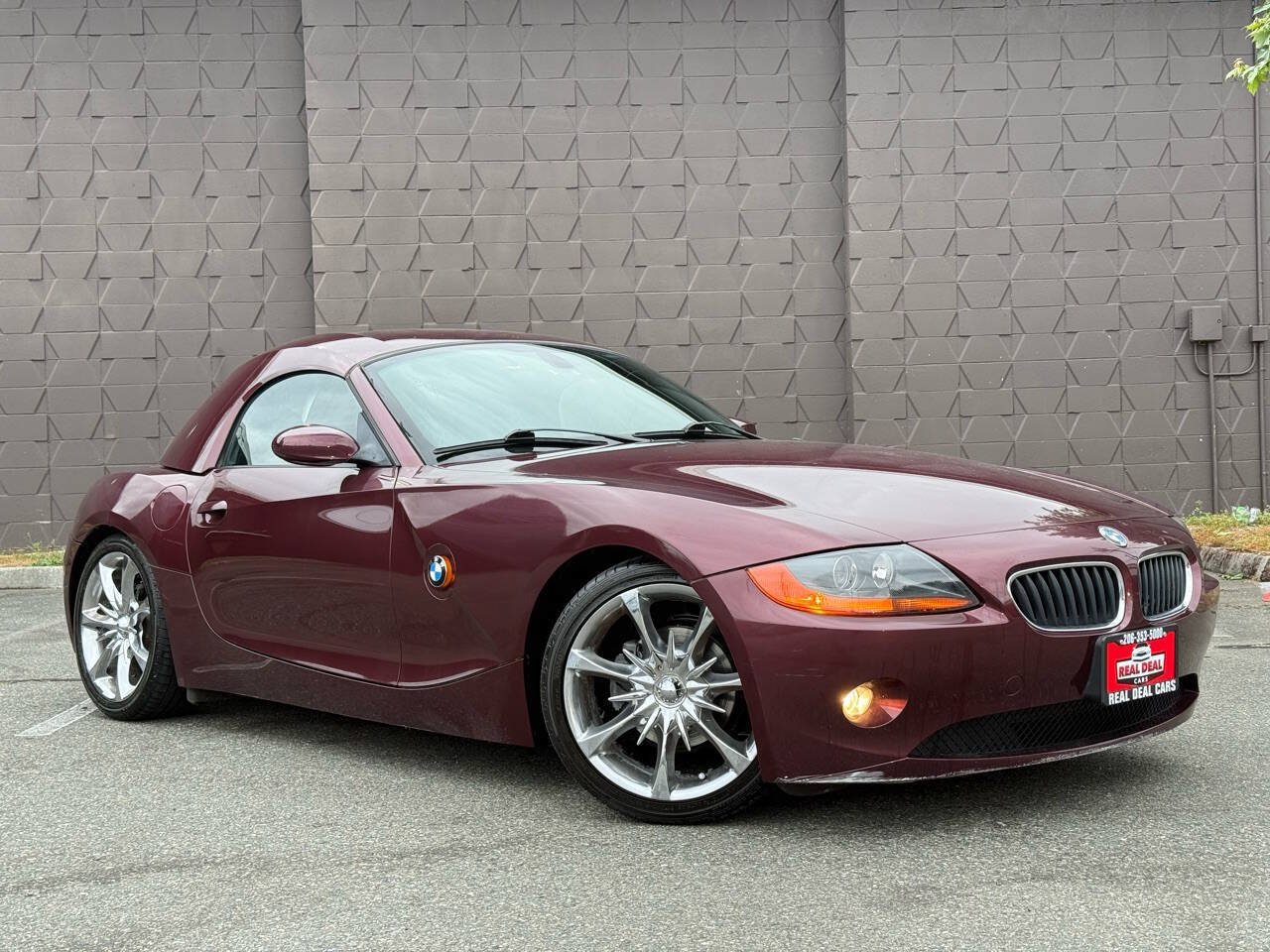 Used 2004 BMW Z4 2.5i RWD image 2