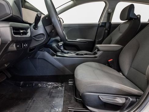 Used 2025 Kia K4 FWD image 11