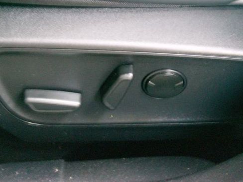 Used 2025 Ford Escape Platinum AWD/4WD image 20
