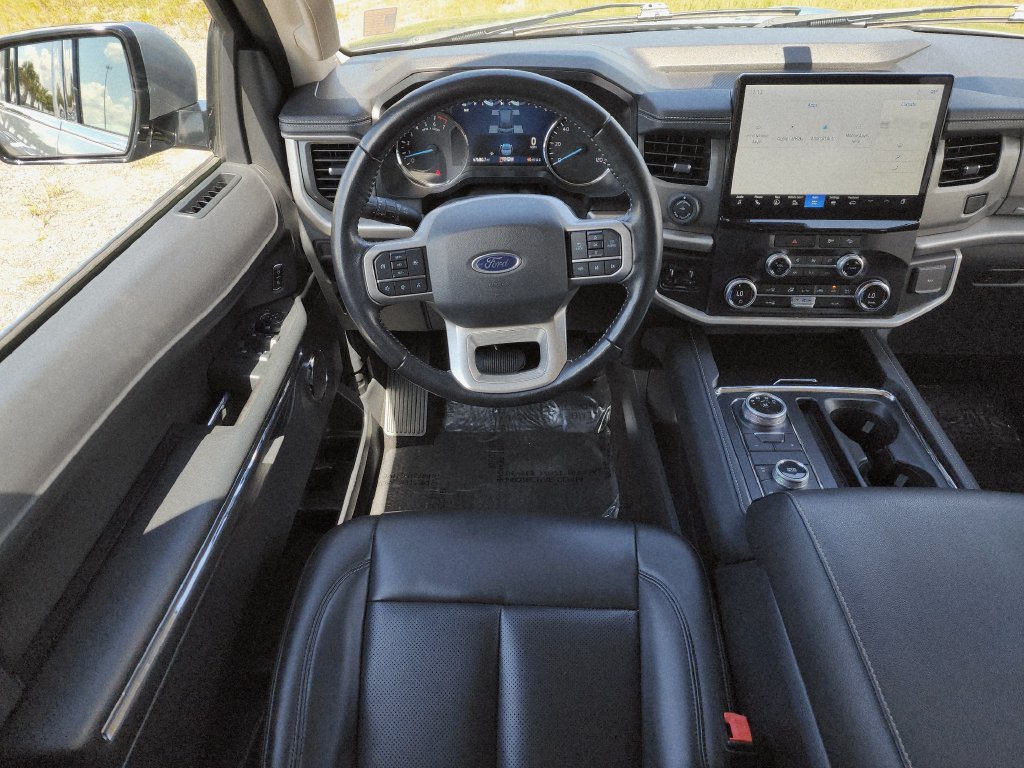 Used 2023 Ford Expedition XLT AWD/4WD image 19