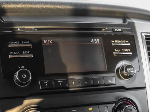 Used 2017 Nissan Titan SV image 25