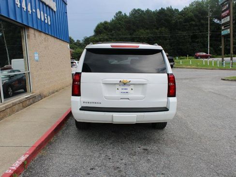 Used 2017 Chevrolet Suburban LT w/ Luxury Package RWD image 5