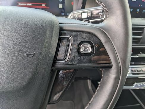 Used 2025 Lincoln Corsair Reserve FWD image 32