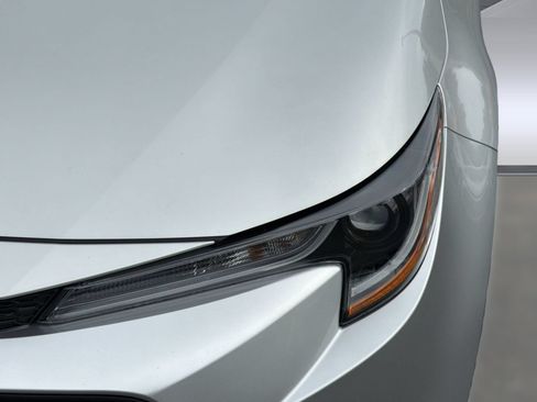 Used 2025 Toyota Corolla LE FWD image 12