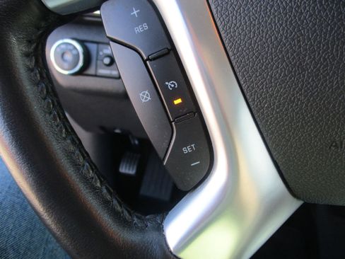 Used 2016 Chevrolet Traverse LT w/ Style and Technology Package FWD image 28