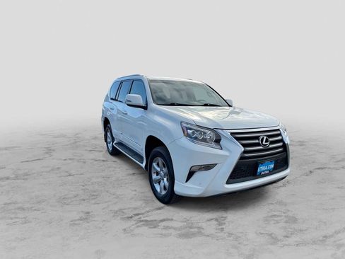Used 2017 Lexus GX 460 w/ Navigation Package image 2