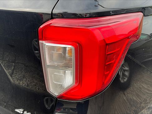 Used 2023 Ford Explorer 4WD image 29