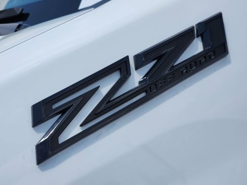 Used 2024 Chevrolet Silverado 2500 LTZ w/ LTZ Plus Package AWD/4WD image 14