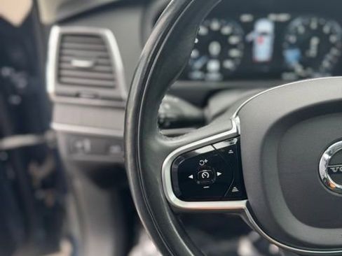 Used 2020 Volvo XC90 T5 Momentum image 13