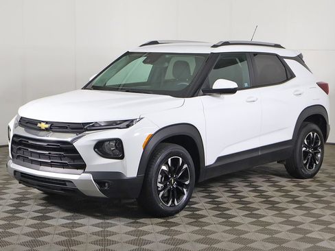Used 2023 Chevrolet TrailBlazer LT AWD/4WD image 6