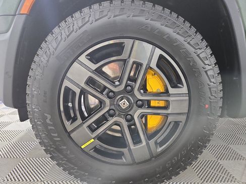 Used 2023 Rivian R1T Adventure image 9