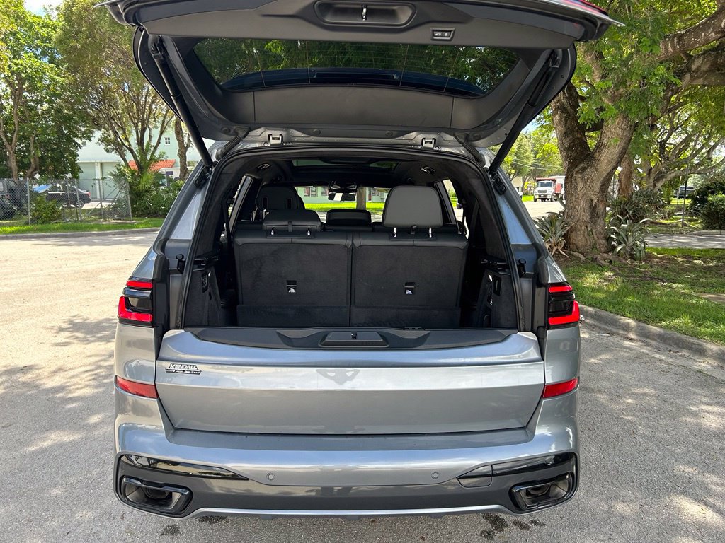 Used 2024 BMW X7 xDrive40i w/ M Sport Package AWD/4WD image 42