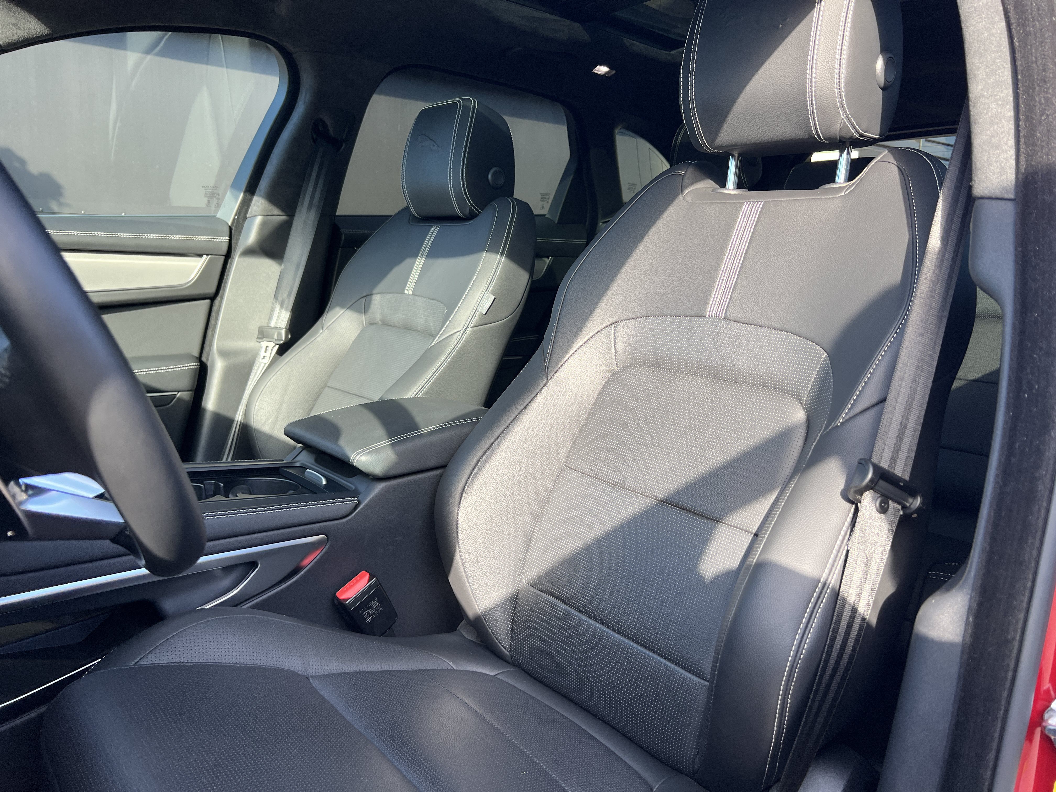 Certified 2025 Jaguar F-PACE R-Dynamic S AWD/4WD image 22
