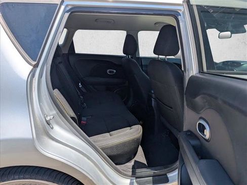 Used 2016 Kia Soul + FWD image 16