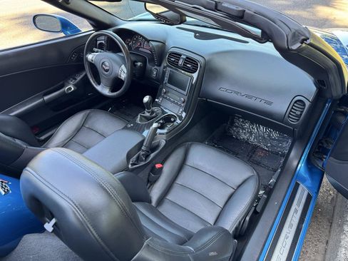Used 2011 Chevrolet Corvette Convertible w/ Preferred Equipment Group RWD image 13