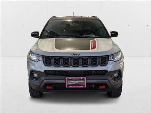 Used 2024 Jeep Compass Trailhawk image 2