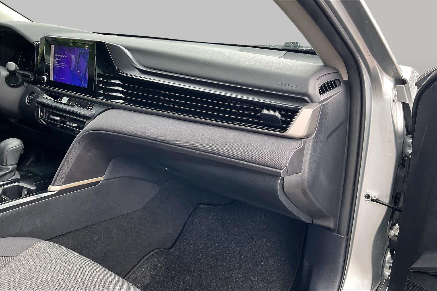 Used 2025 Toyota Camry LE FWD image 18