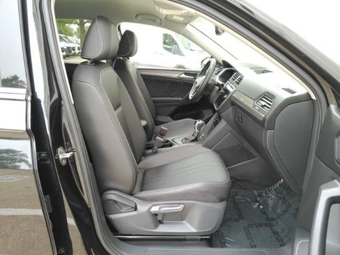 Used 2023 Volkswagen Tiguan SE FWD image 22