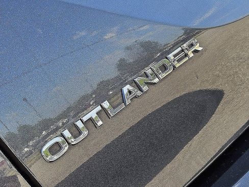 Used 2025 Mitsubishi Outlander SE AWD/4WD image 7