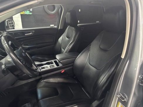 Used 2021 Ford Edge Titanium AWD/4WD image 11