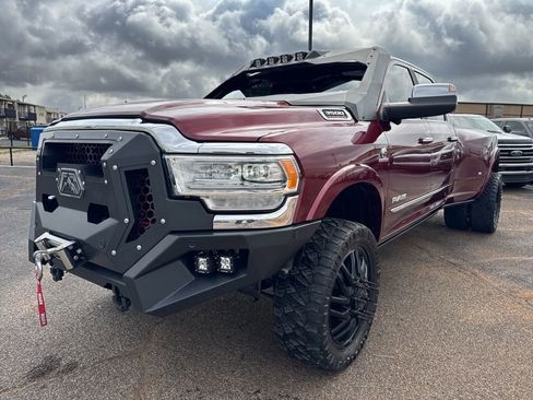 Used 2022 RAM 3500 Limited w/ Towing Technology Group AWD/4WD image 3